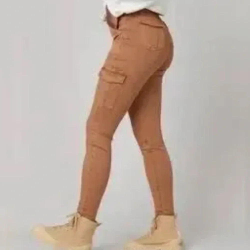 EUC Spanx Skinny cargo twill pants - Picture 2 of 4